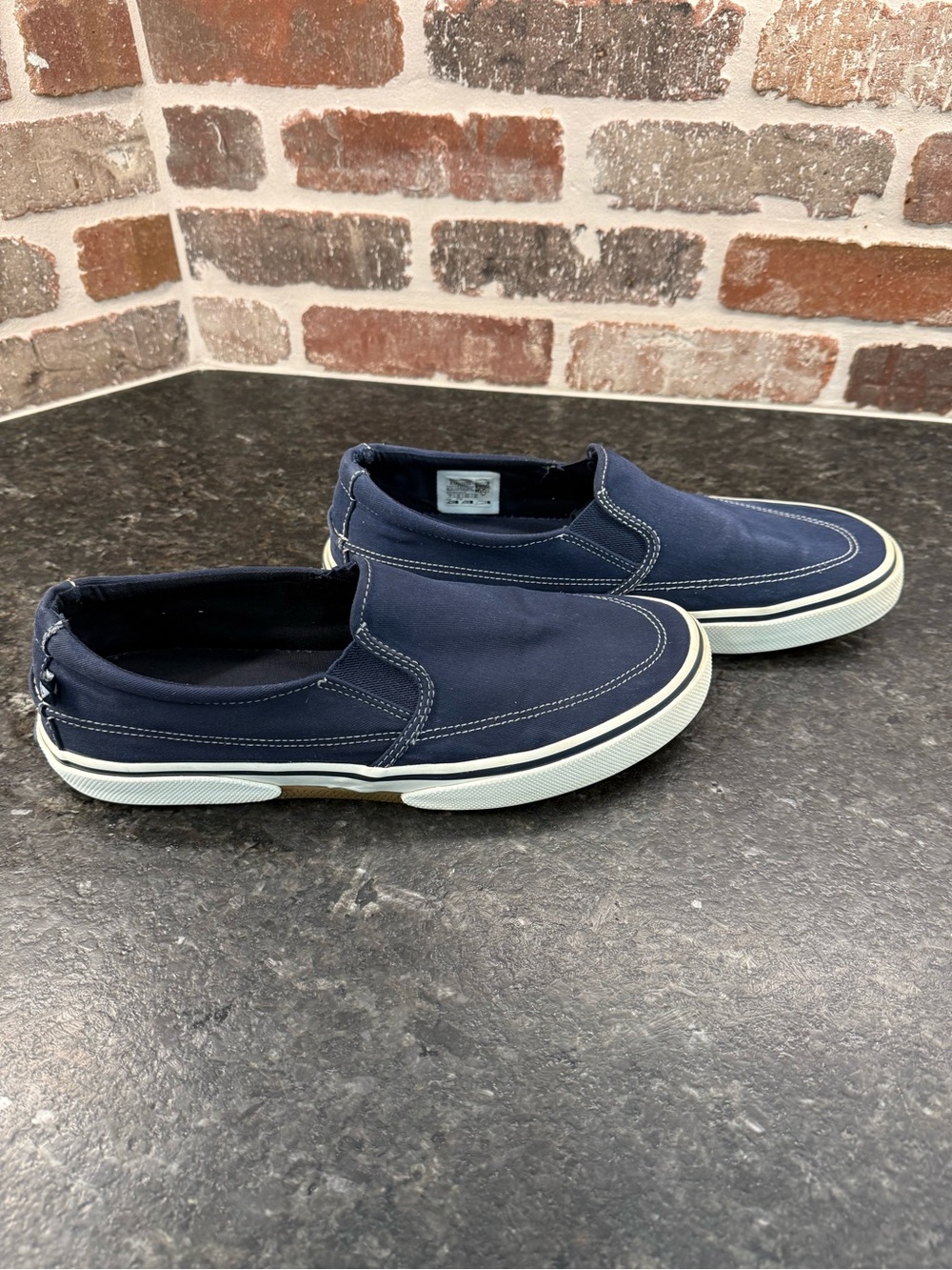 Men's Sperry Halyard Slip-On Canvas in Navy, Style number STS22098, Size 11